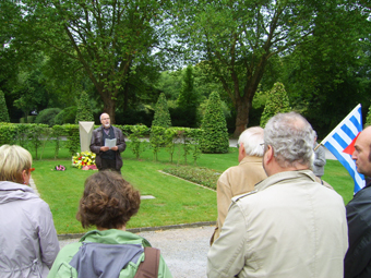 Dr. Klaus Piel whrend seiner Rede auf dem Bochumer Hauptfriedhof