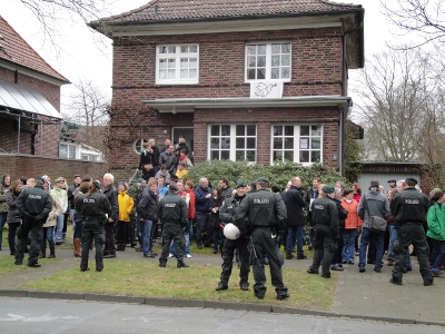 Im Hagenbach: AnwohnerInnen-Protest am Rande der Route