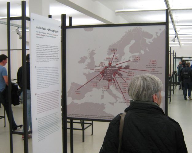 Die Dauerausstellung in der Gedenkstätte zeigt anschaulich die Herkunftsländer der KZ-Häftlinge.