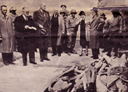 Britische Abgeordnete besichtigen in Buchenwald das KZ - Aus dem Bildband.