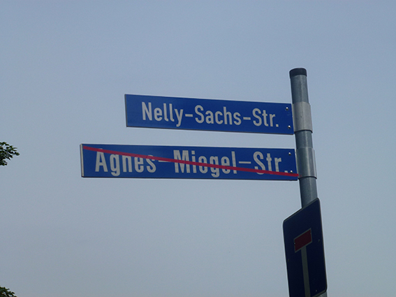 Na endlich: Miegel-Straße heißt jetzt Nelly-Sachs-Str.