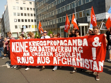 Schüler für den Frieden – Demo in Düsseldorf im April 2013 - Bild: Bettina Ohnesorge