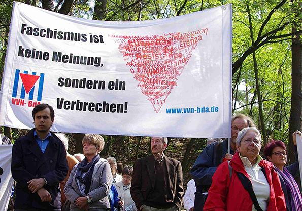 Gedenken an der Wenzelnbergschlucht 2014 (Foto: Gisela Blomberg)